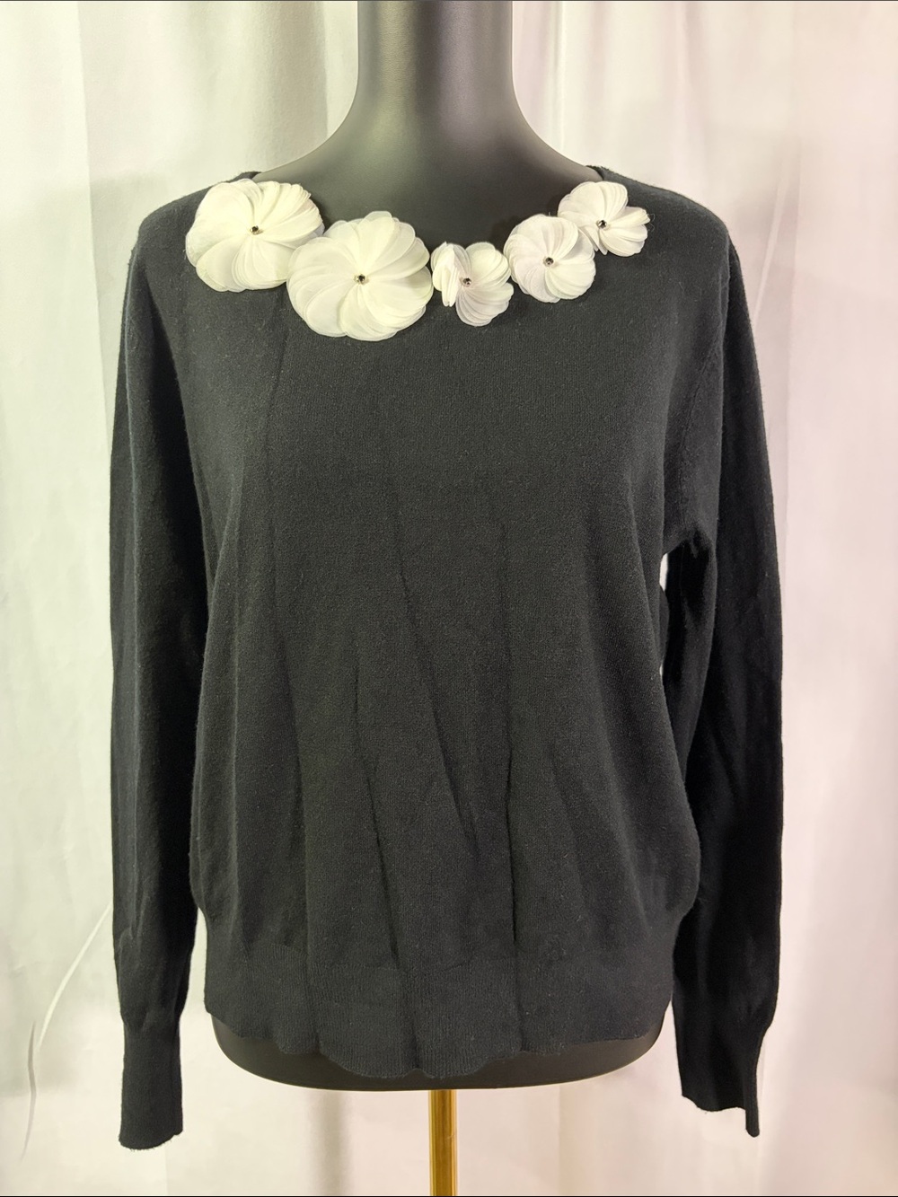 Sioni Black & White Floral Accent Long Sleeve Round Neck Sweater